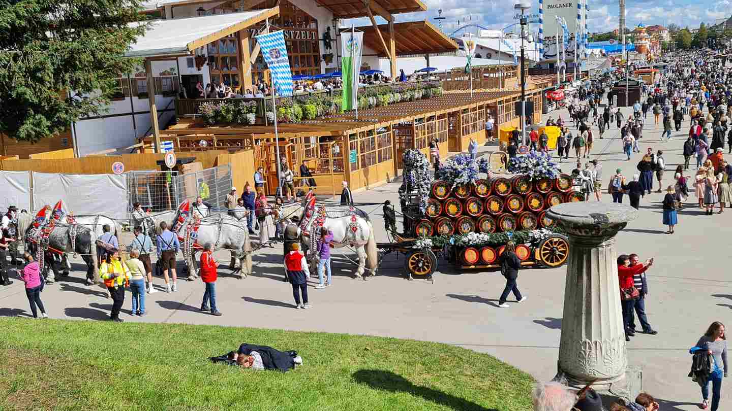 Oculus Quest 游戏《十月德国啤酒节 - 世界上最大的啤酒节》Sommad: Impossible Spaces